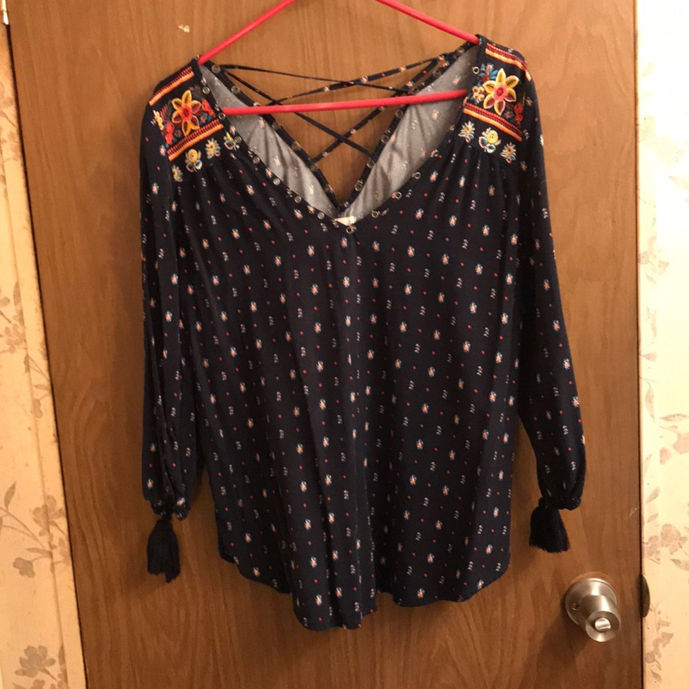 Women’s top size M